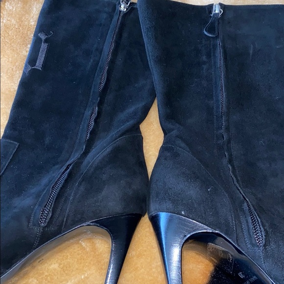 Versace - Picture 13 of 17